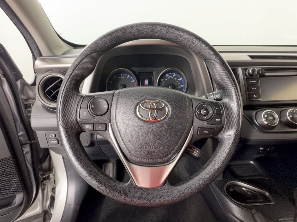 Used 2018 Toyota RAV4 LE w/ Carpet Mat Package AWD/4WD image 10