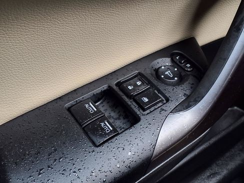 Used 2016 Honda Accord Touring image 10