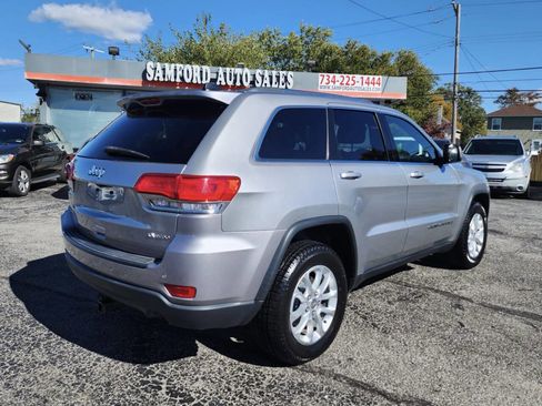 Used 2017 Jeep Grand Cherokee Laredo w/ Quick Order Package 23E image 11