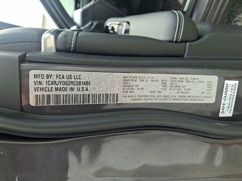 Certified 2024 Jeep Grand Cherokee Overland w/ Trailer Tow Package image 28