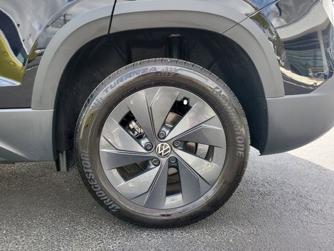 Used 2025 Volkswagen Taos S image 9