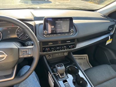 New 2026 Nissan Rogue SV w/ Cold Weather Package AWD/4WD image 18