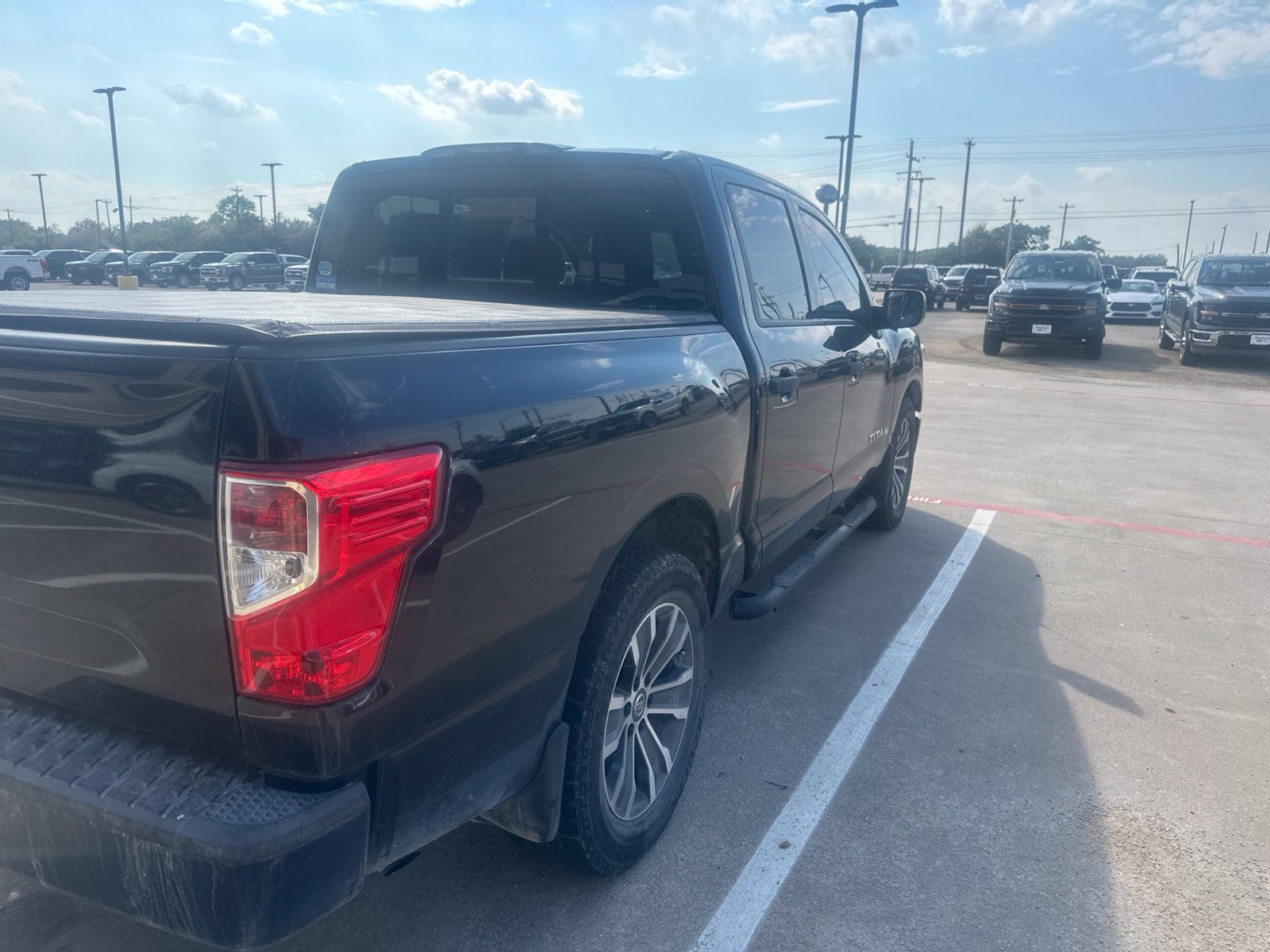 Used 2017 Nissan Titan S RWD image 5