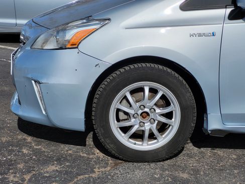 Used 2013 Toyota Prius V Three image 9