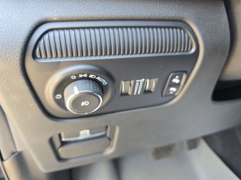 Used 2022 Jeep Wagoneer Series II RWD image 23