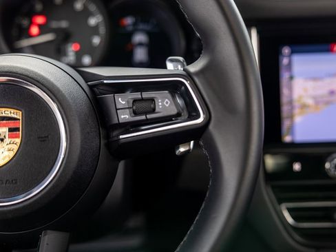 Certified 2025 Porsche Macan image 49