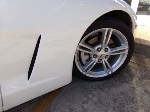 Used 2010 Chevrolet Corvette Coupe w/ Preferred Equipment Group RWD image 26