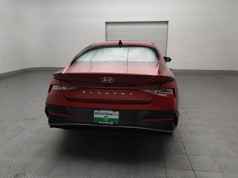 Used 2025 Hyundai Elantra SEL FWD image 7