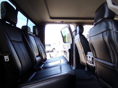 Used 2018 Ford F150 Lariat w/ Equipment Group 502A Luxury AWD/4WD image 24