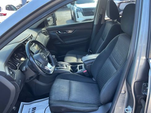 Used 2017 Nissan Rogue SV FWD image 12