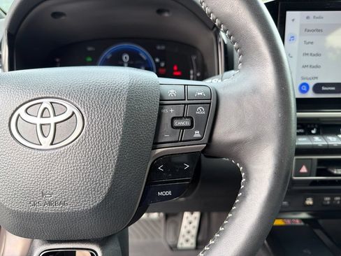 Used 2025 Toyota Camry SE w/ Multimedia Upgrade Package FWD image 17