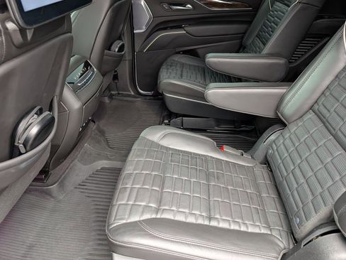 Certified 2023 Cadillac Escalade Sport Platinum w/ LPO, ONYX Package AWD/4WD image 18
