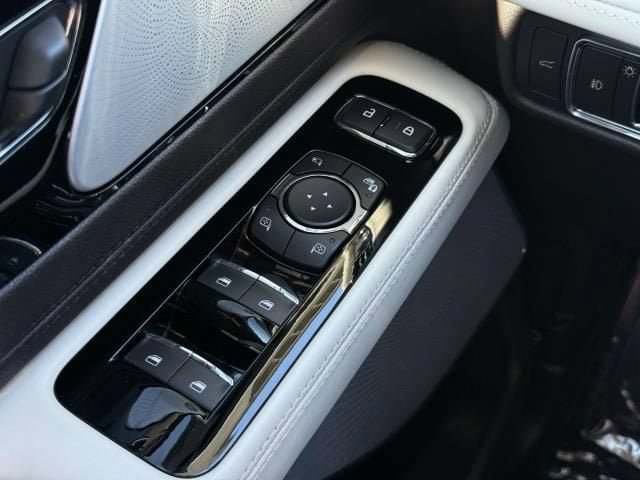 Used 2022 Lincoln Aviator Black Label w/ Dynamic Handling Package AWD/4WD image 18