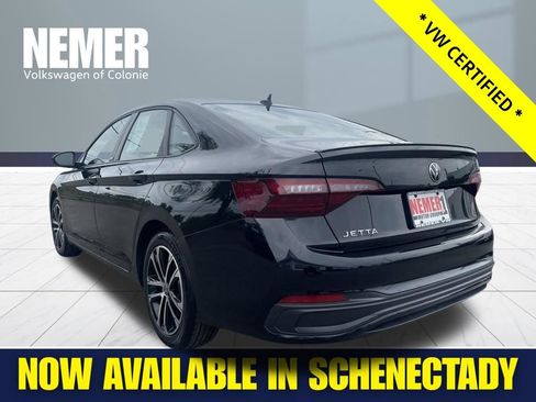 Used 2023 Volkswagen Jetta Sport FWD image 3