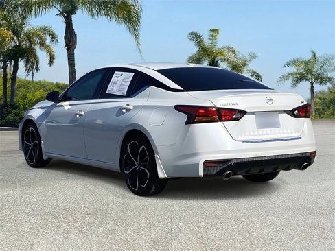 Certified 2023 Nissan Altima 2.5 SR image 2