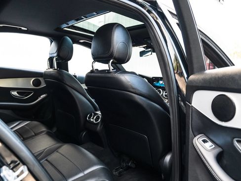 Used 2019 Mercedes-Benz C 300 Sedan w/ Premium Package image 21