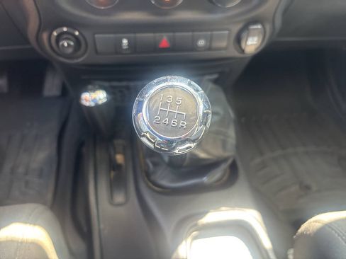 Used 2012 Jeep Wrangler Sahara w/ Connectivity Group AWD/4WD image 35
