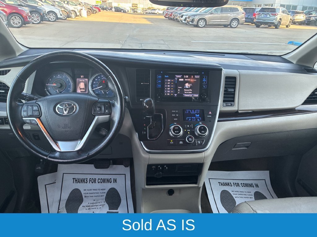 Used 2015 Toyota Sienna XLE w/ XLE Navigation Package FWD image 15
