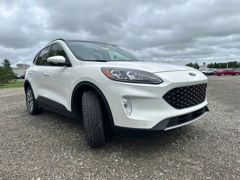 Used 2020 Ford Escape Titanium w/ Titanium Premium Package 2.0 AWD/4WD image 14