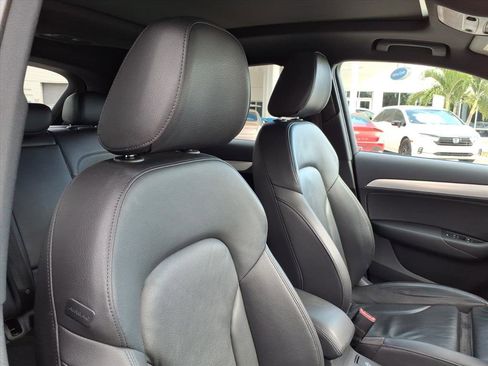 Used 2018 Audi Q3 2.0T Premium w/ Convenience Package image 24