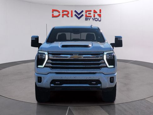 Used 2024 Chevrolet Silverado 2500 High Country w/ High Country Premium Package image 8