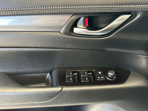 Used 2019 MAZDA CX-5 Touring image 12