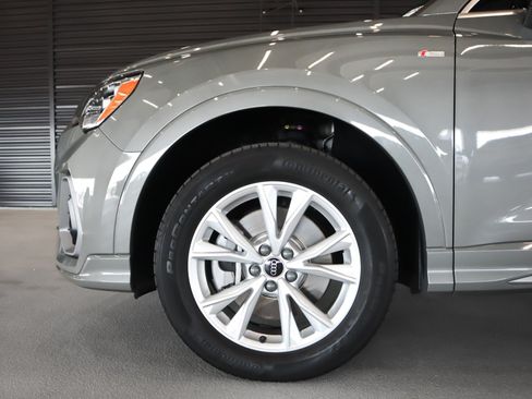 Used 2022 Audi Q3 2.0T Premium w/ Convenience Package AWD/4WD image 5