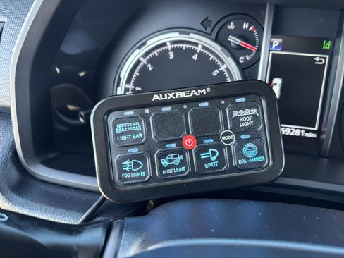 Used 2022 Toyota 4Runner TRD Off-Road Premium AWD/4WD image 32