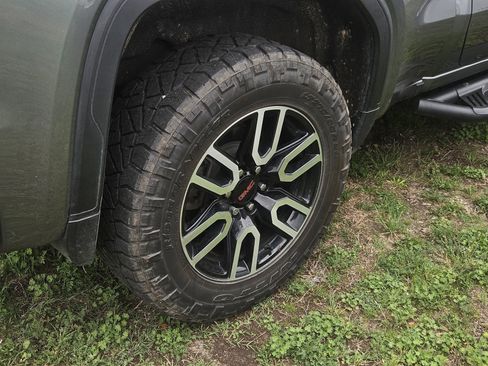 Used 2020 GMC Sierra 1500 AT4 w/ AT4 Premium Package image 9