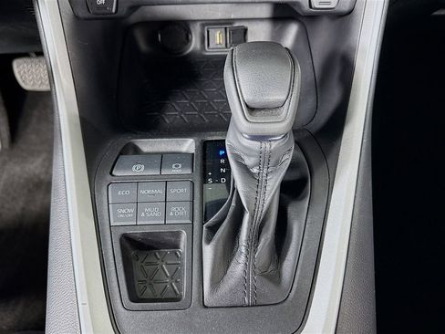 Used 2020 Toyota RAV4 XLE w/ All Weather Liner Package AWD/4WD image 19