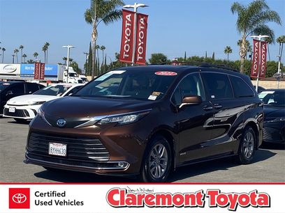 Certified 2021 Toyota Sienna XLE
