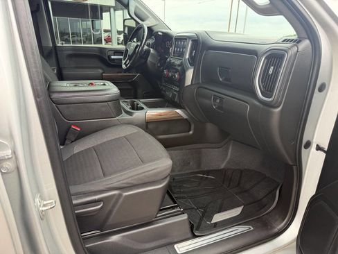 Used 2021 Chevrolet Silverado 2500 LT w/ Convenience Package image 37