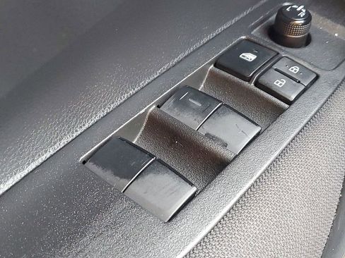 Certified 2023 Toyota Corolla LE image 32