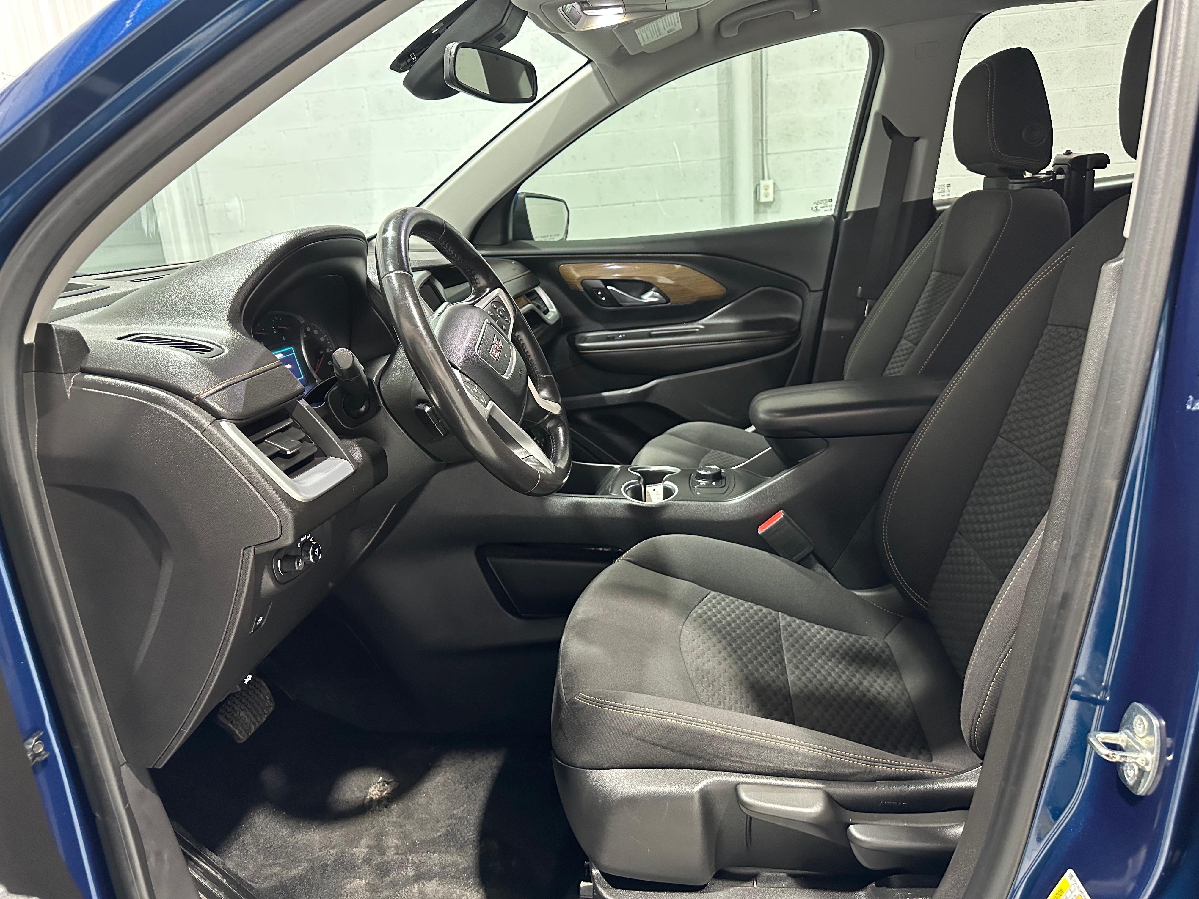 Used 2020 GMC Terrain SLE FWD image 8