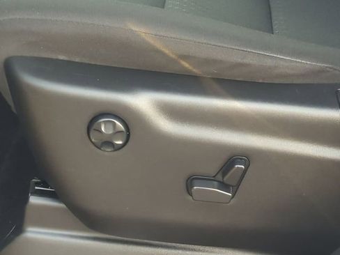 Used 2021 Jeep Grand Cherokee Laredo image 19