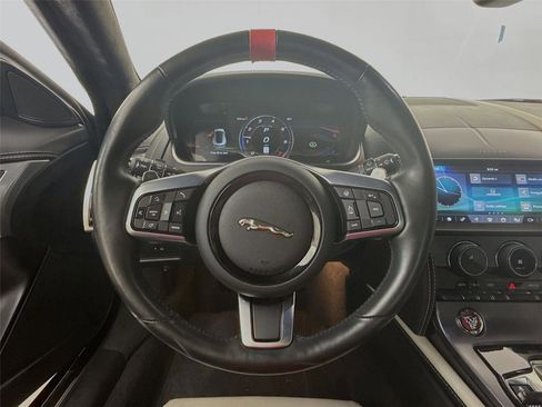 Used 2022 Jaguar F-TYPE Coupe image 8