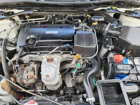 Used 2016 Honda Accord EX image 18