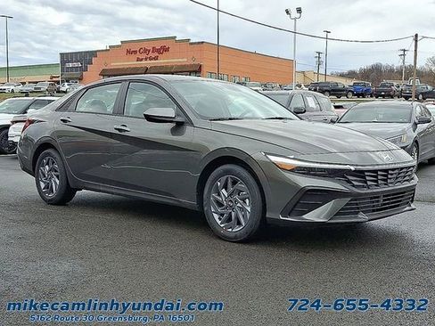 New 2026 Hyundai Elantra Hybrid FWD image 1