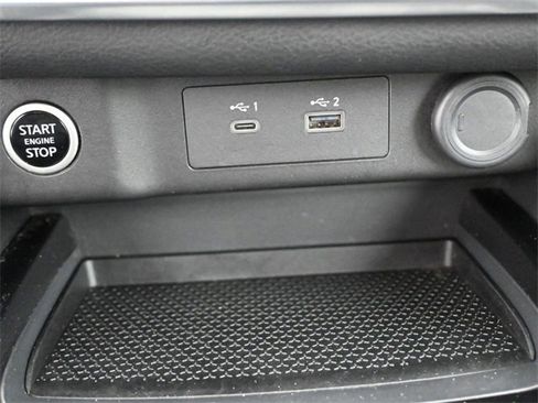 Used 2023 Nissan Rogue SV image 9