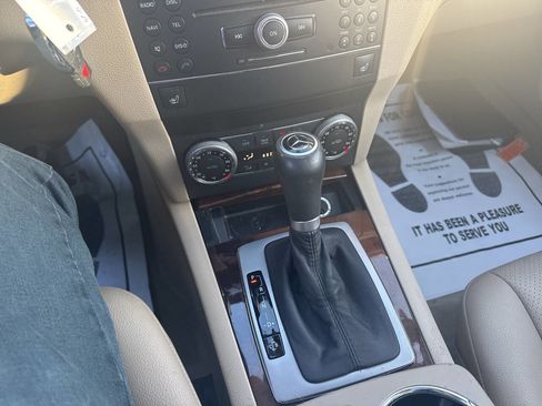 Used 2010 Mercedes-Benz GLK 350 4MATIC image 13