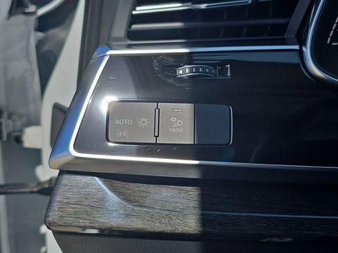 Used 2020 Audi Q7 3.0T Premium Plus w/ Premium Plus Package image 31