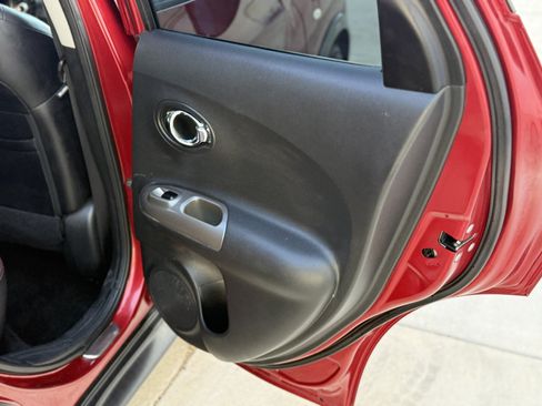 Used 2013 Nissan Juke SL FWD image 29