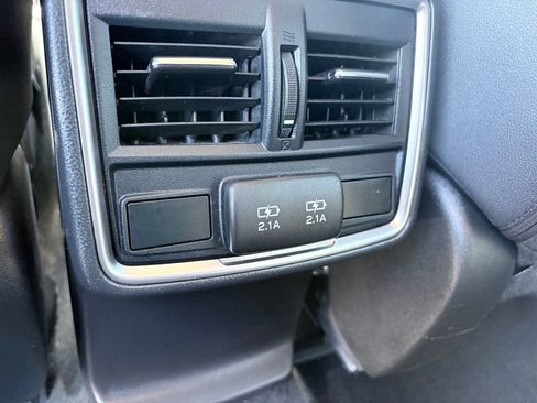 Used 2020 Subaru Forester Premium AWD/4WD image 7