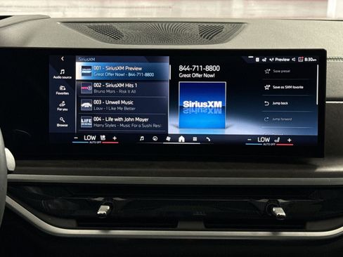 Used 2025 BMW X5 xDrive50e w/ M Sport Package AWD/4WD image 18