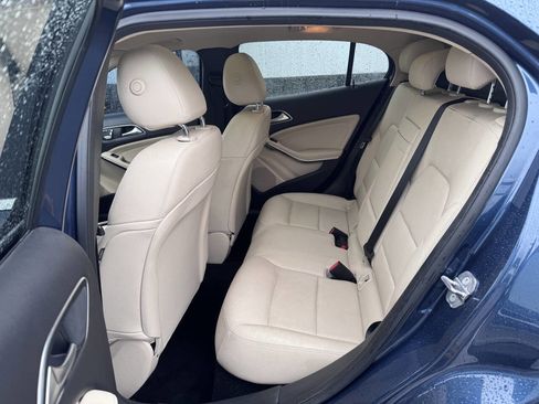 Used 2019 Mercedes-Benz GLA 250 4MATIC image 13