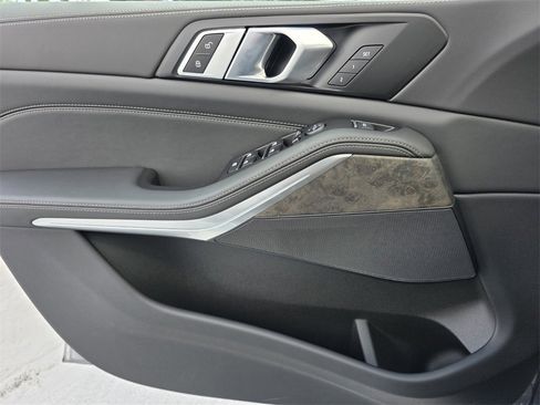 New 2026 BMW X5 sDrive40i image 18
