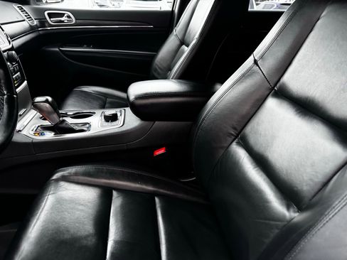 Used 2022 Jeep Grand Cherokee Limited w/ Protech Group image 17