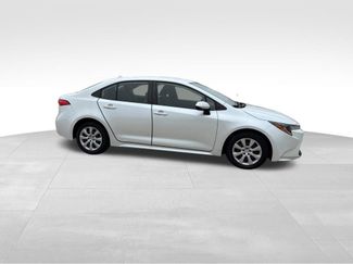 Used 2022 Toyota Corolla LE video 2