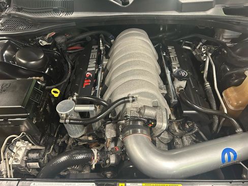 Used 2009 Dodge Challenger SRT8 w/ SRT Option Group II RWD image 23