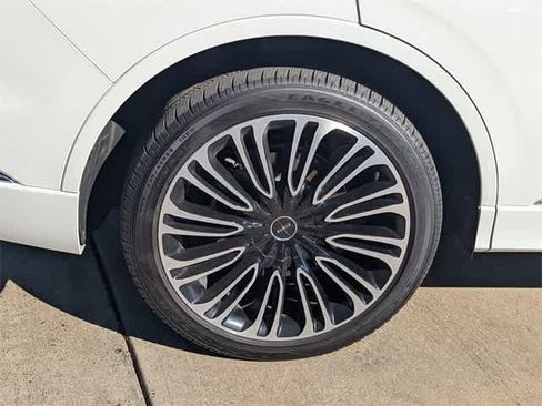 Used 2024 Lincoln Aviator Black Label w/ Dynamic Handling Package image 13